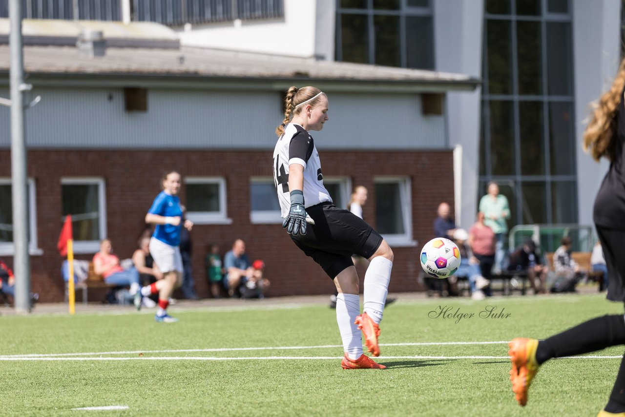 Bild 76 - wBJ SH-Pokalfinale  Holstein-Kiel - SV Viktoria : Ergebnis: 1:0